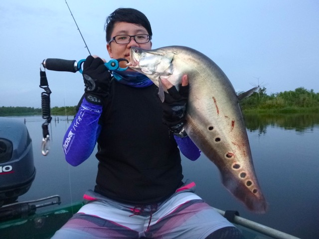 Su Lin fishing at Bolgoda Lake
